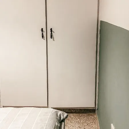 펜션 Milea Mansion 레메소스